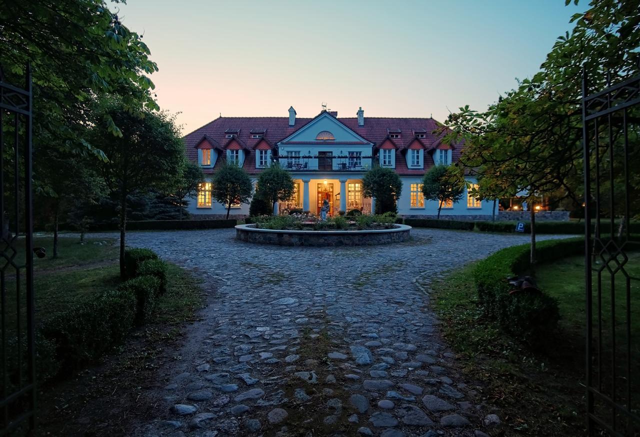 Dwór w Bychowie Gniewino Exterior foto