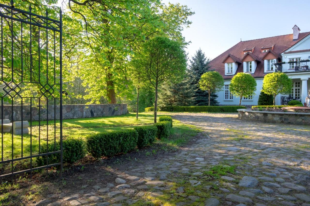 Dwór w Bychowie Gniewino Exterior foto